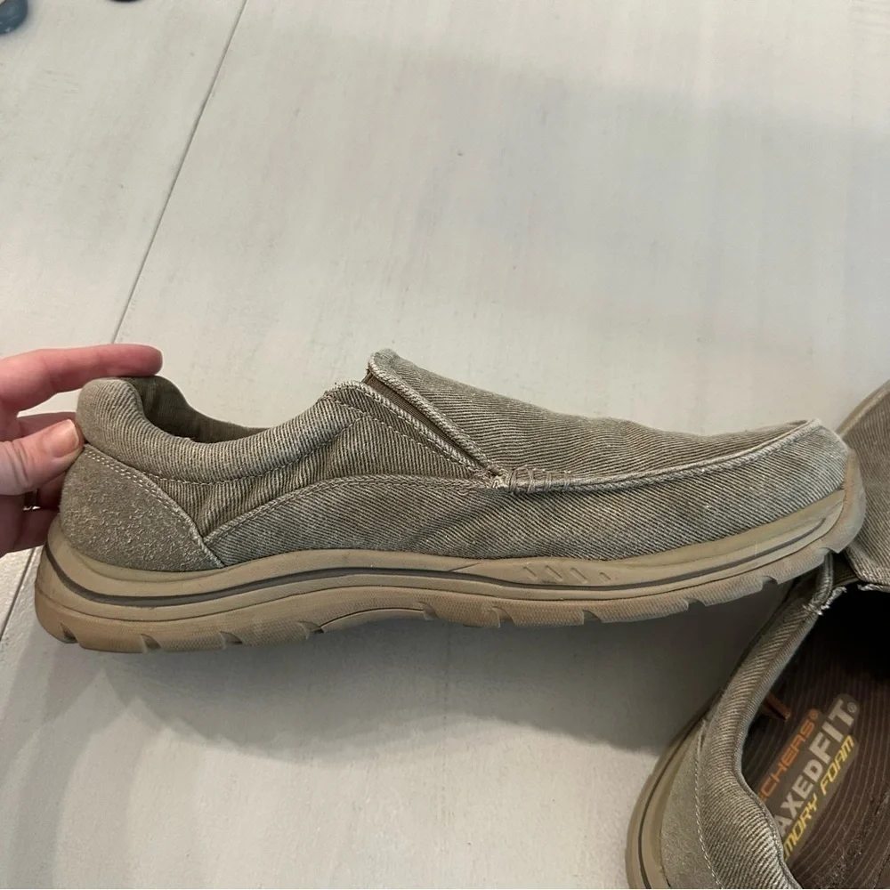 Skechers Men’s Relaxed Fit Memory Foam Khaki Canvas Slip On Shoes Sz 13 GUC